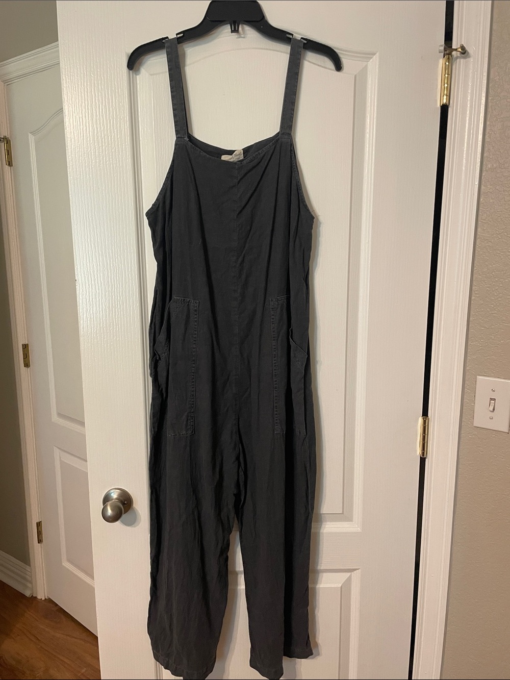 Women’s Wide-Leg Jumpsuit with Pockets